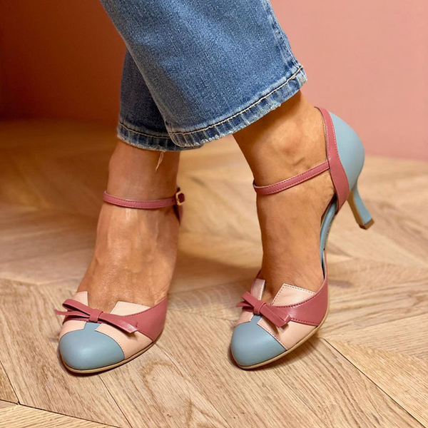 Bellarosa | Sandalias coloridas con lazo y correa, con puntera redonda