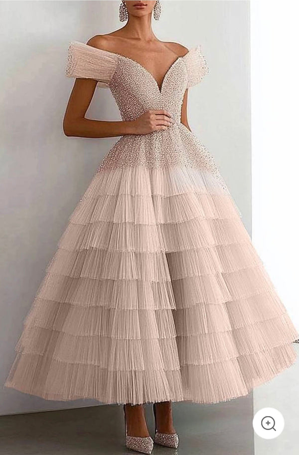 Esperanza | Vestido de gala de malla con hombros descubiertos