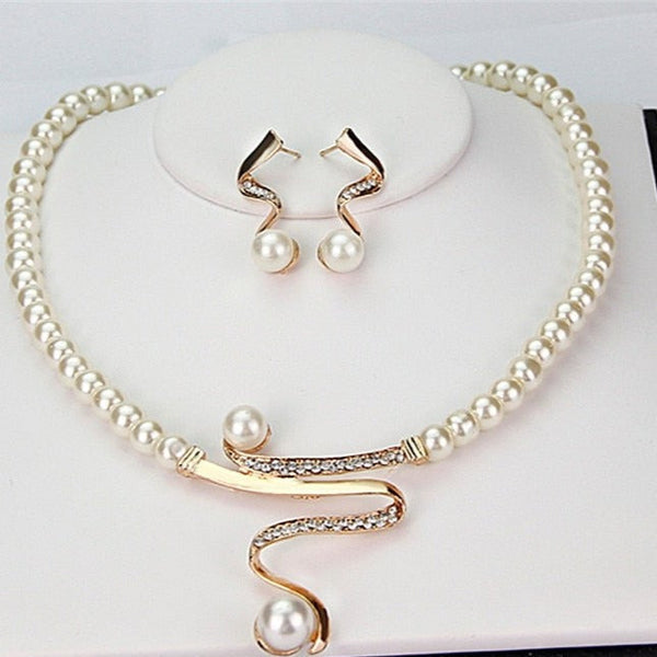 Collar de Perlas Naturales + Conjunto de Pendientes